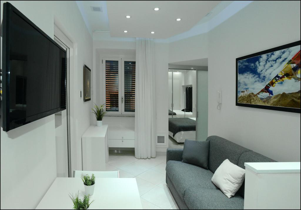 Apartment Excellence White Pettinari *